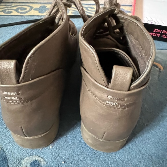 Candies Gray lace up shoes low boots - Picture 2 of 6